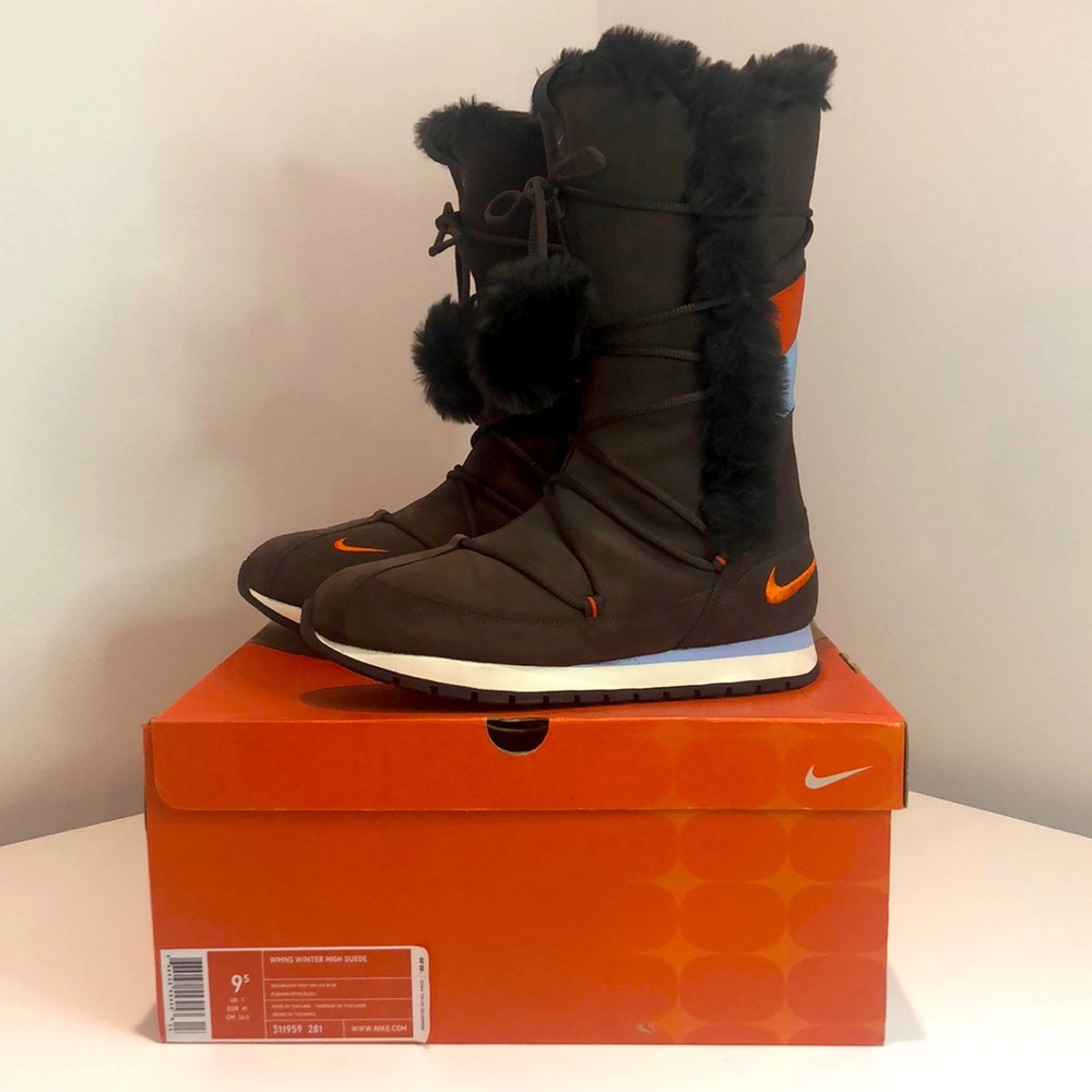 Vintage Nike Winter High Suede Boots